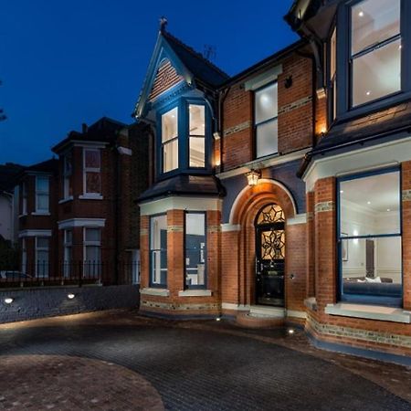 Dream House London With Gym, Cinema And Housekeeper Villa Ealing Exterior foto