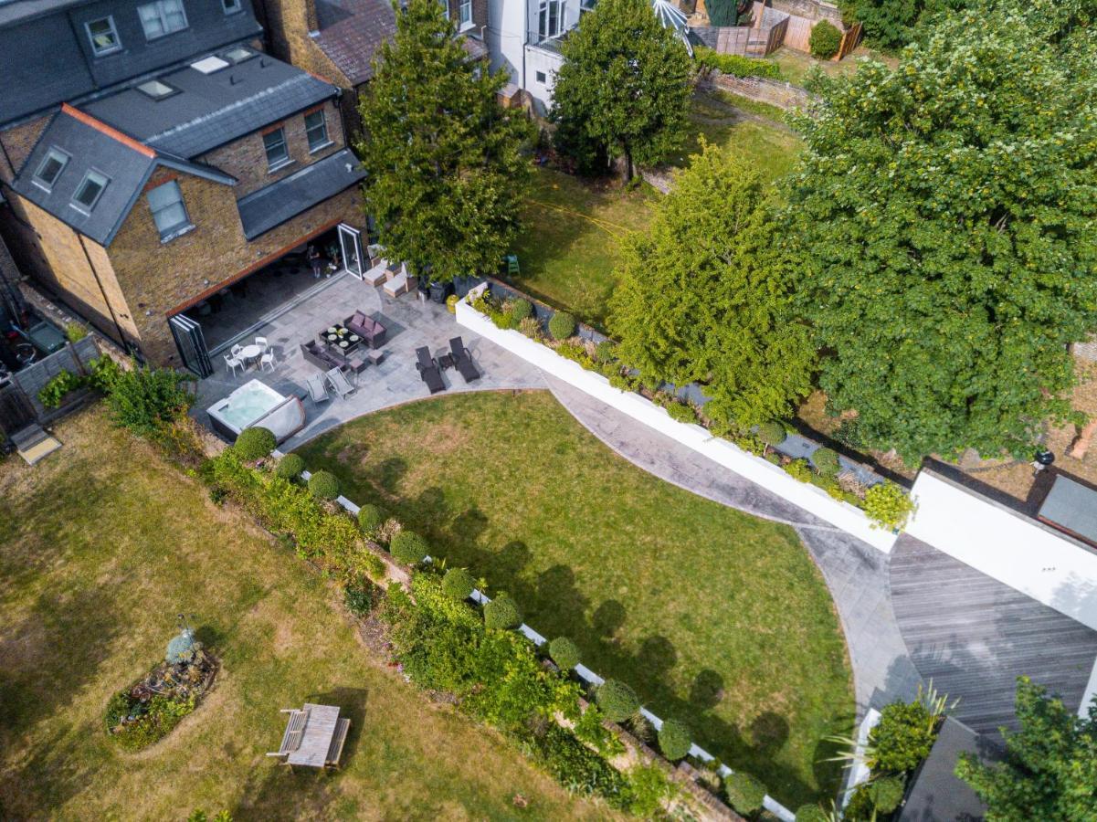 Dream House London With Gym, Cinema And Housekeeper Villa Ealing Exterior foto