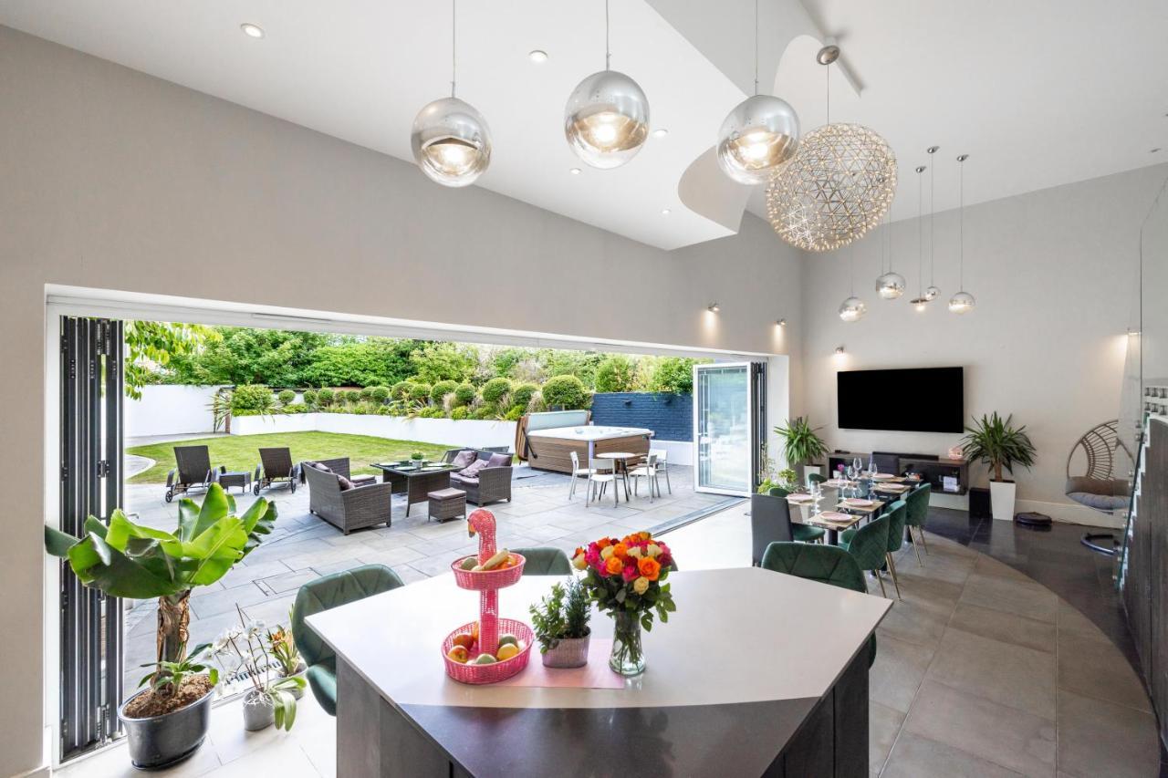 Dream House London With Gym, Cinema And Housekeeper Villa Ealing Exterior foto