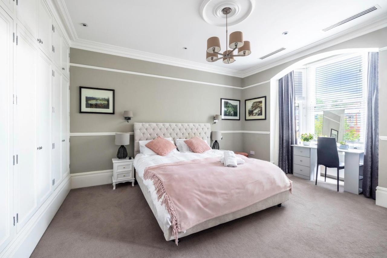 Dream House London With Gym, Cinema And Housekeeper Villa Ealing Exterior foto