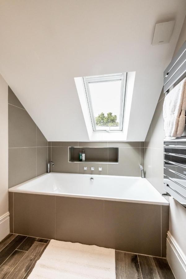 Dream House London With Gym, Cinema And Housekeeper Villa Ealing Exterior foto