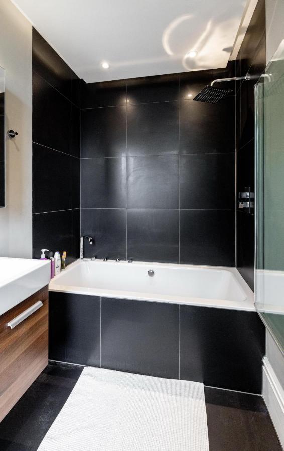 Dream House London With Gym, Cinema And Housekeeper Villa Ealing Exterior foto