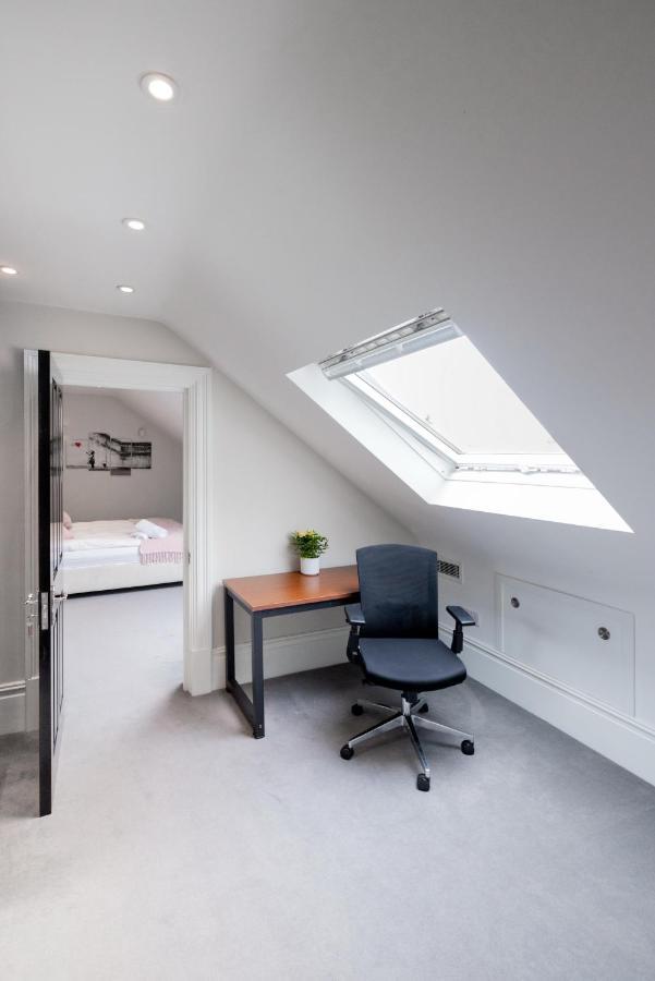 Dream House London With Gym, Cinema And Housekeeper Villa Ealing Exterior foto